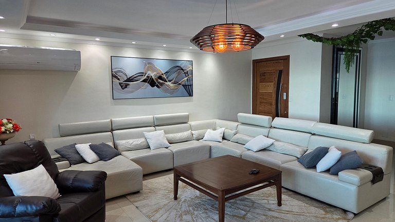 Dreams’ Refuge! Private Beach and 5-Star Leisure at Porto Re